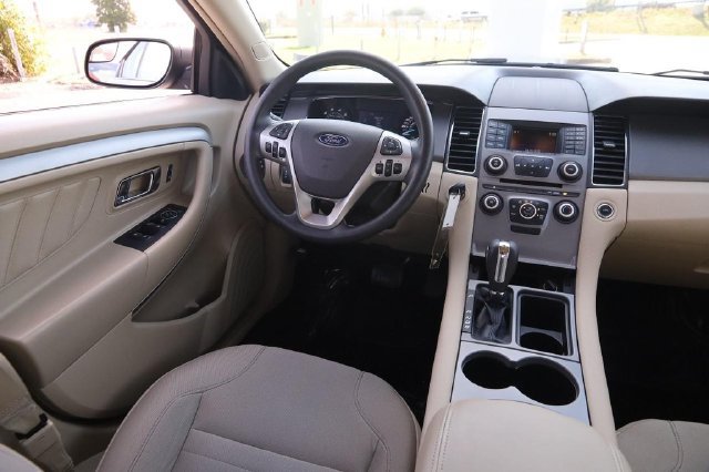 Used 2018 Ford Taurus SE FWD image 21