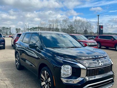 New 2026 Mitsubishi Outlander SE FWD image 4