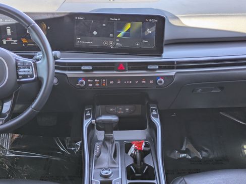Certified 2024 Kia Sorento S w/ Panoramic Sunroof Package FWD image 17