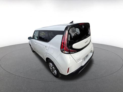 Used 2025 Kia Soul LX w/ LX Technology Package image 7