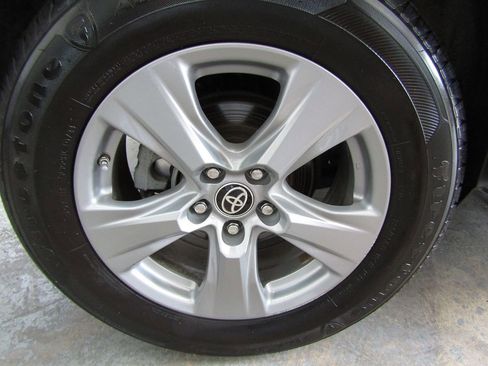 Used 2022 Toyota RAV4 LE image 34