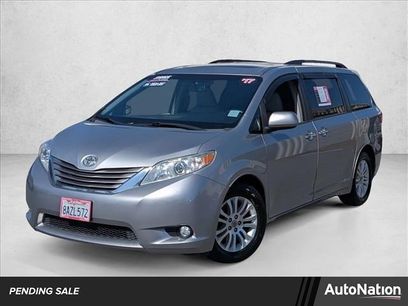 Used 2017 Toyota Sienna XLE Premium