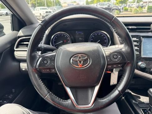 Used 2019 Toyota Camry SE FWD image 17