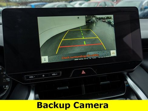 Used 2024 Toyota Venza Nightshade image 9