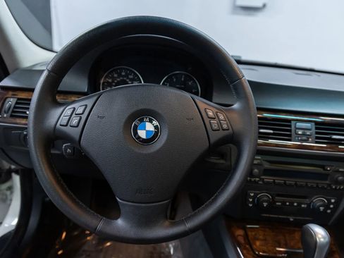 Used 2006 BMW 325xi Wagon image 11