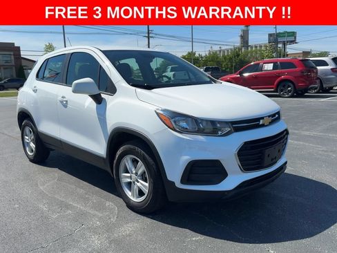 Used 2017 Chevrolet Trax LS AWD/4WD image 2