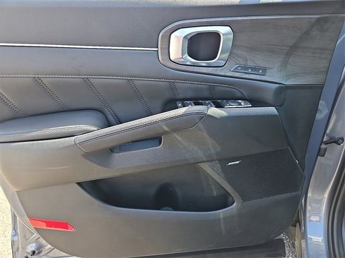 Used 2024 Kia Sorento SX Prestige image 13