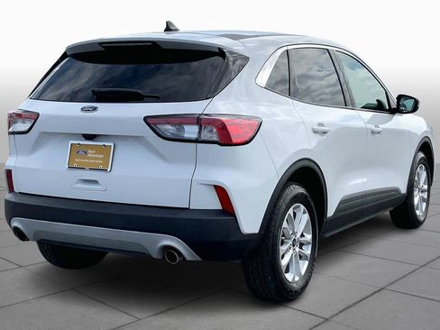 Used 2021 Ford Escape SE image 12