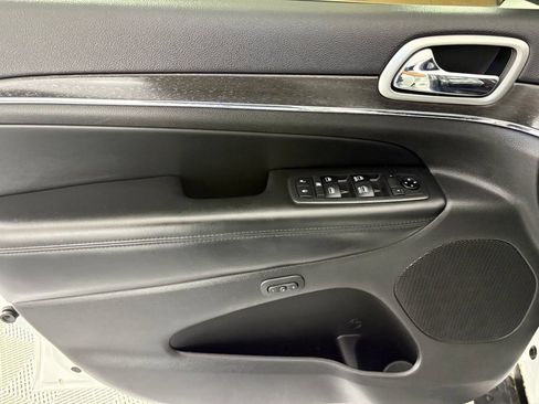 Used 2018 Jeep Grand Cherokee Limited w/ Trailer Tow Group IV AWD/4WD image 15