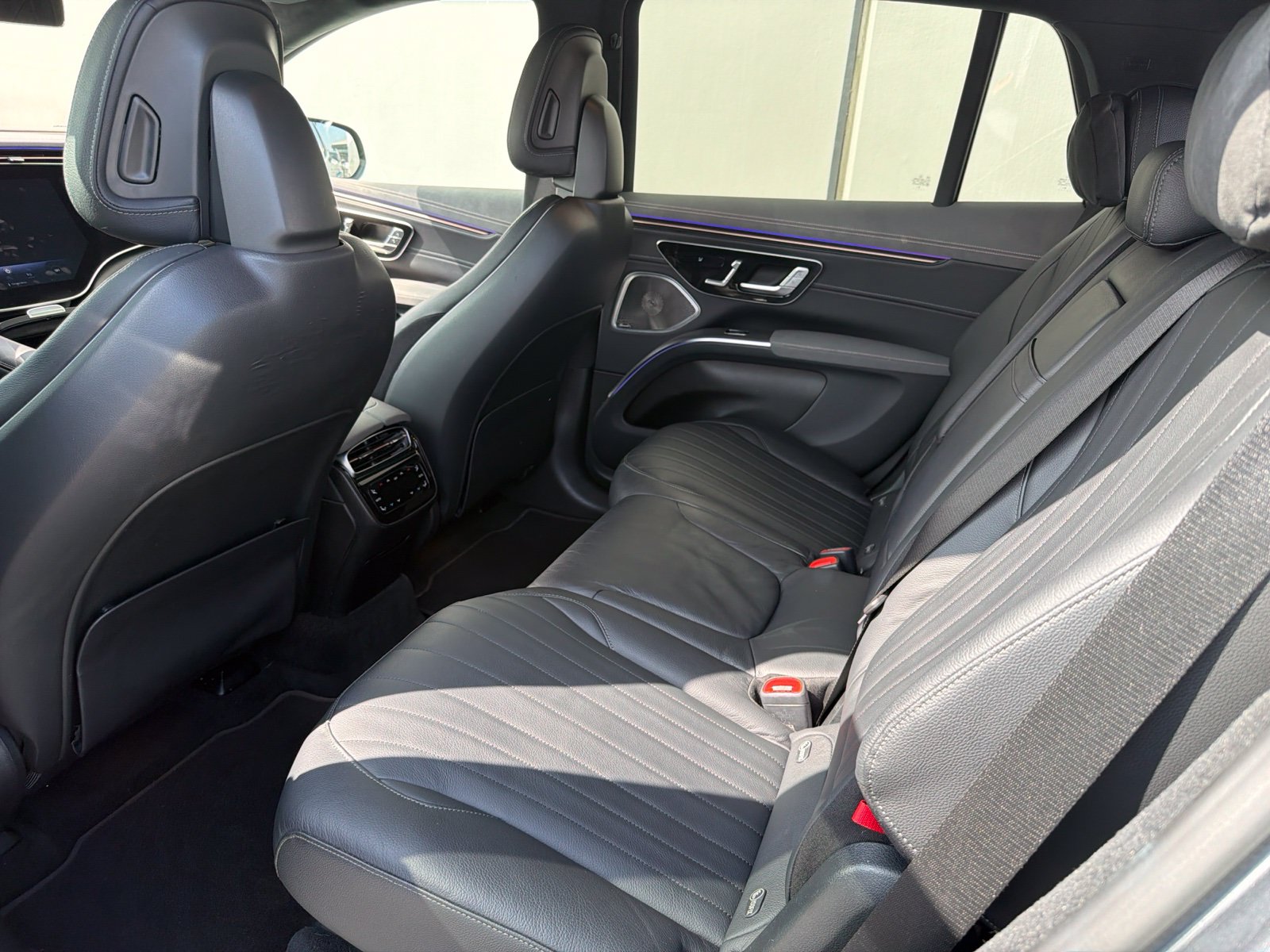 Used 2023 Mercedes-Benz EQS 580 4MATIC SUV image 9