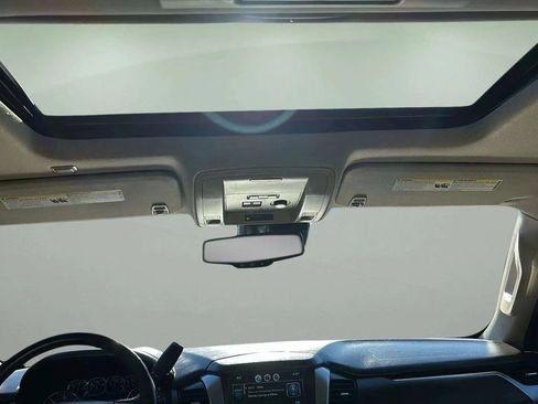 Used 2015 Chevrolet Tahoe LT image 31