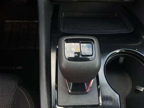 Used 2025 Nissan Rogue SV FWD image 25