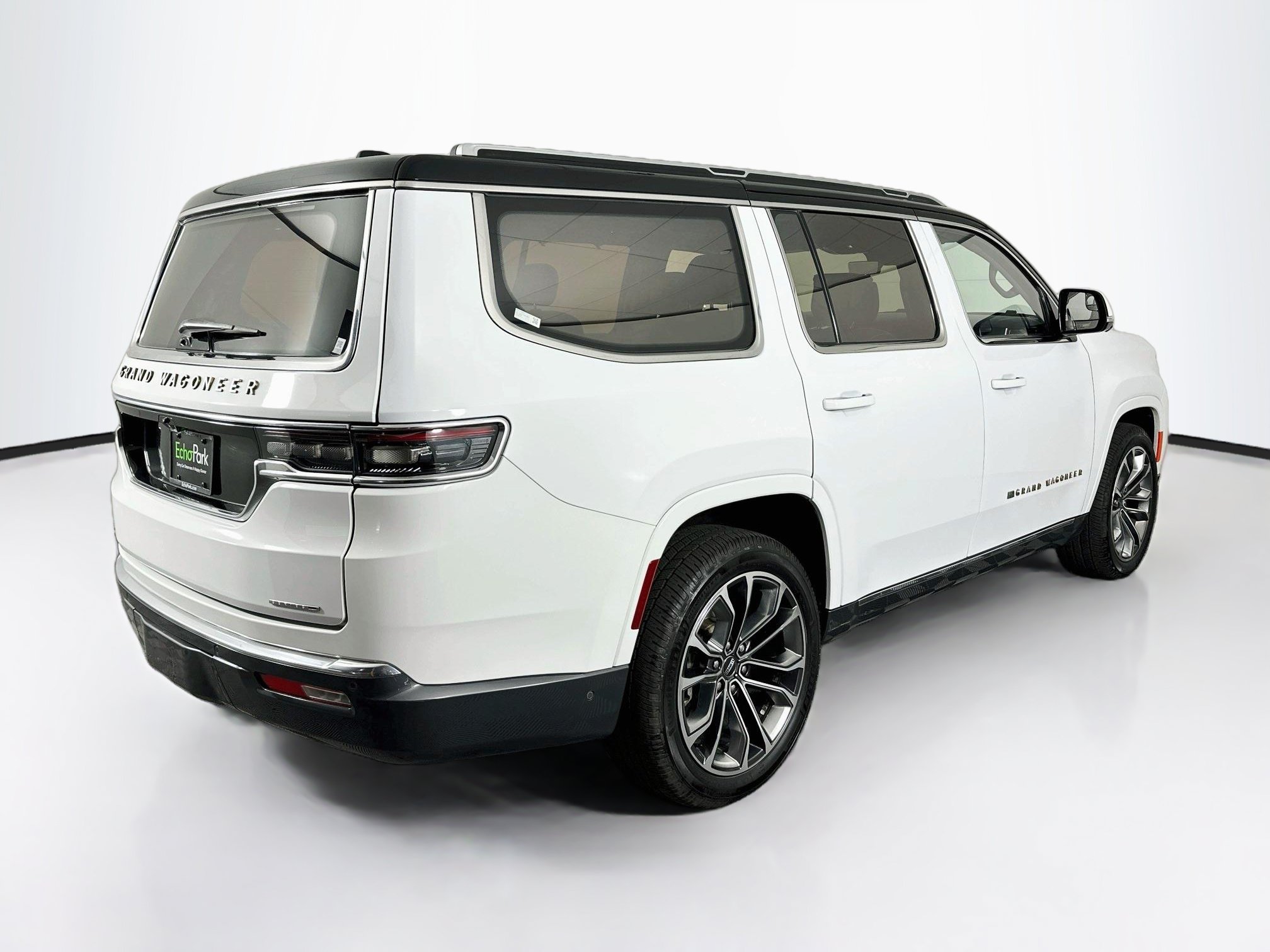 Used 2022 Jeep Grand Wagoneer Series III AWD/4WD image 9
