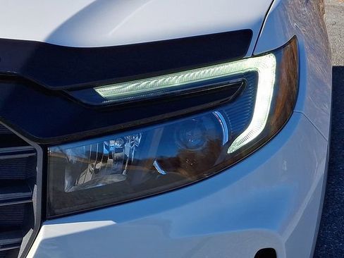 Used 2025 Honda Ridgeline TrailSport+ image 9
