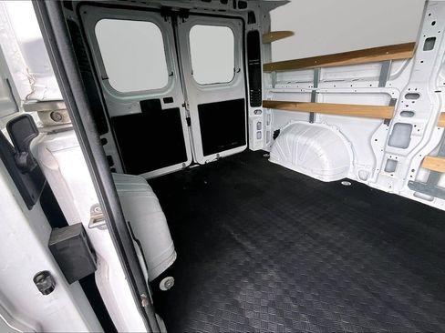 Used 2025 RAM ProMaster 2500 w/ U-Haul Equipment Group FWD image 18