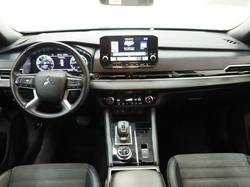 Used 2024 Mitsubishi Outlander SE FWD image 24