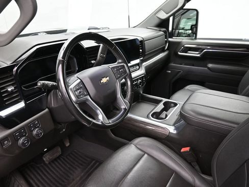 Used 2024 Chevrolet Silverado 2500 LTZ w/ LTZ Convenience Package AWD/4WD image 18