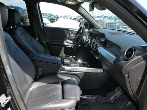 Used 2023 Mercedes-Benz GLB 250 4MATIC image 25