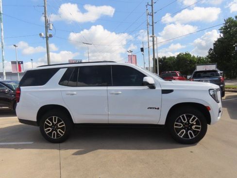 Used 2024 GMC Yukon AT4 w/ AT4 Premium Package AWD/4WD image 8