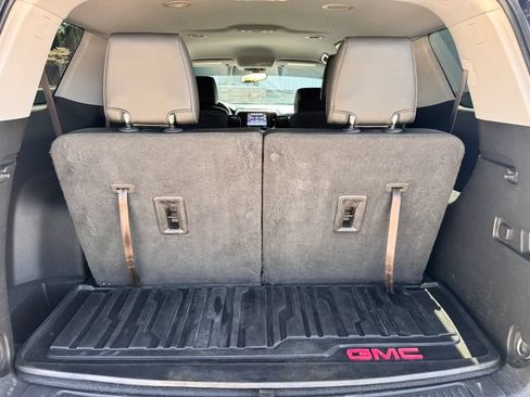Used 2017 GMC Acadia SLT FWD image 6
