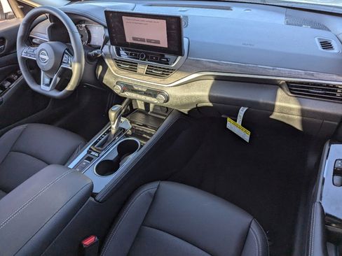 New 2025 Nissan Altima 2.5 SL image 32
