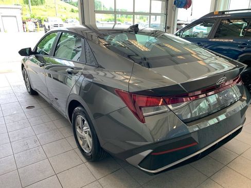 New 2026 Hyundai Elantra SE FWD image 11