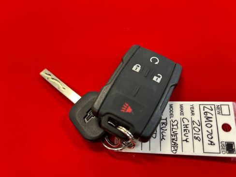 Used 2018 Chevrolet Silverado 1500 LT w/ All Star Edition image 32