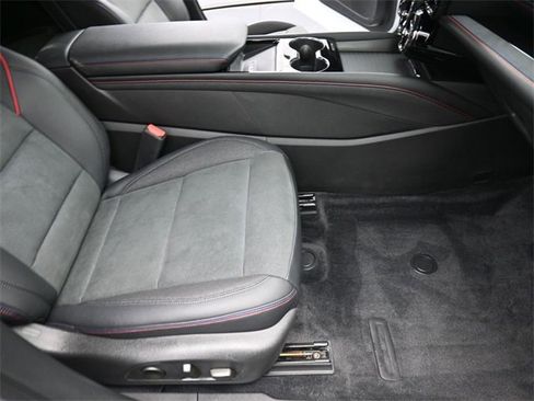 Used 2024 Chevrolet Blazer EV RS image 27