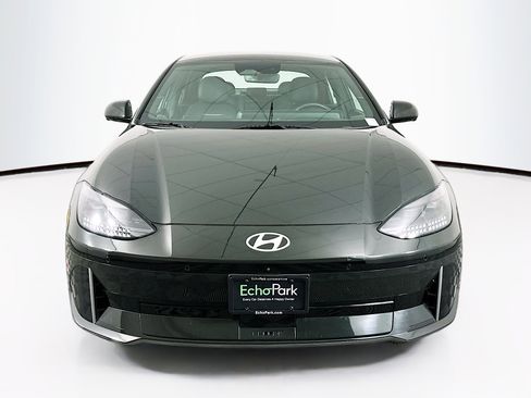 Used 2023 Hyundai Ioniq 6 Limited image 2