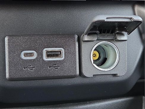 Used 2022 Chevrolet Silverado 1500 LTZ image 18