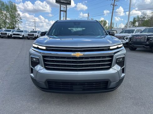 Used 2026 Chevrolet Traverse LT image 8