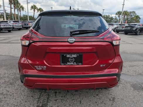 Certified 2024 Nissan Kicks SV FWD image 5