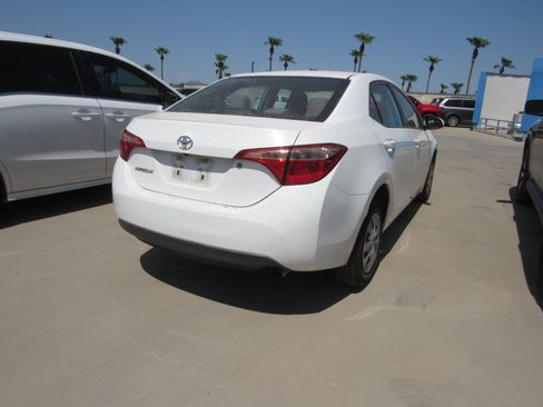 Used 2017 Toyota Corolla L w/ Carpet Mat Package (TMS) FWD image 3