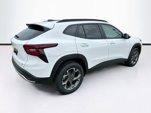 New 2026 Chevrolet Trax LT w/ Driver Confidence Package FWD image 6