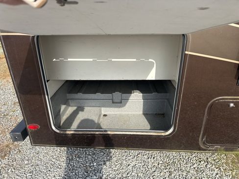 Used 2017 Ford E-450 and Econoline 450 Super Duty w/ Motorhome Prep Package image 10