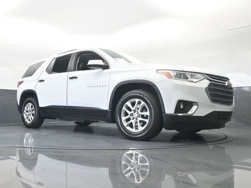 Used 2018 Chevrolet Traverse LT image 65