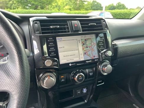 Used 2020 Toyota 4Runner Venture AWD/4WD image 24