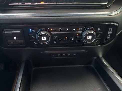 Used 2024 Chevrolet Silverado 3500 High Country image 22