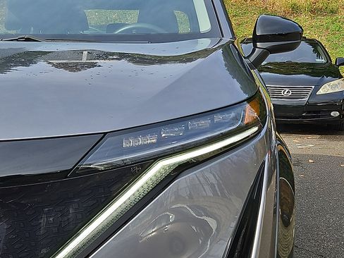 Certified 2023 Nissan Ariya AWD image 9