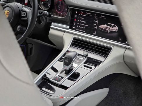 Used 2022 Porsche Panamera GTS AWD/4WD image 18