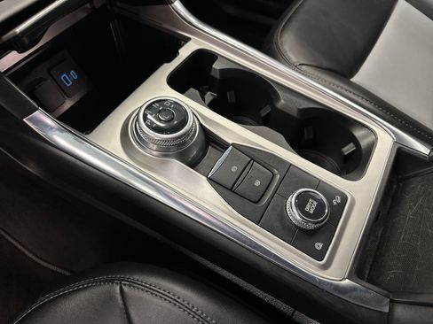 Certified 2022 Ford Explorer XLT w/ Equipment Group 202A image 32