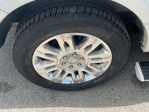 Used 2013 Ford Expedition Limited RWD image 29