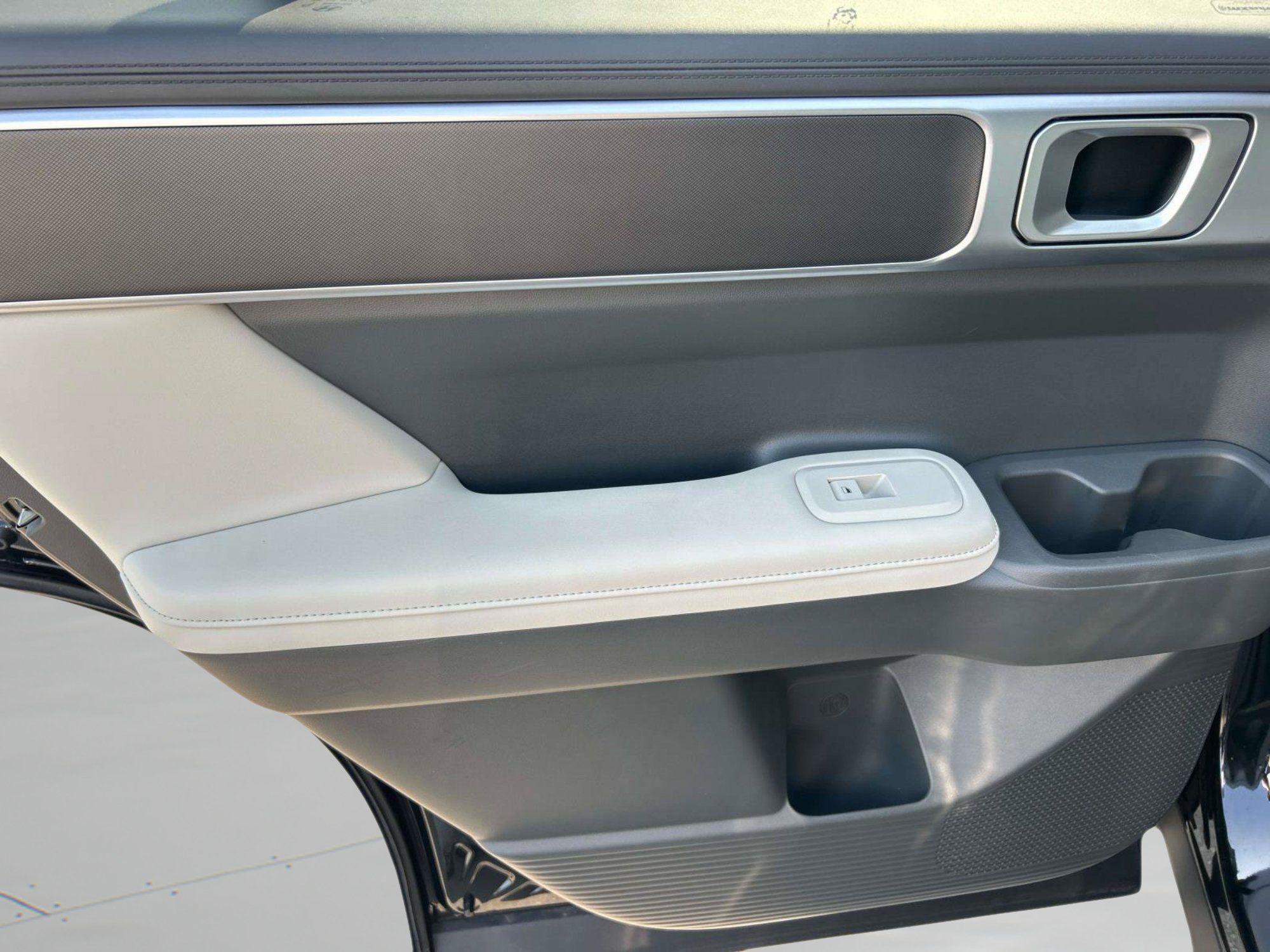 Used 2024 Hyundai Santa Fe SEL FWD image 18