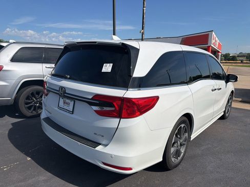 Used 2024 Honda Odyssey Elite image 4
