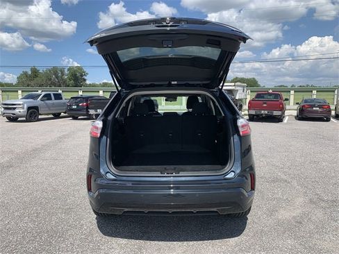 Certified 2024 Ford Edge SE w/ Black Appearance Package image 13