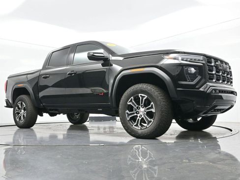 Used 2025 GMC Canyon AT4 w/ Technology Plus Package image 49