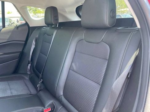 Used 2025 Chevrolet Trax LT w/ LT Convenience Package FWD image 29
