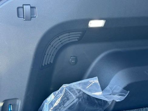 Used 2024 Volkswagen Atlas Cross Sport SEL image 34