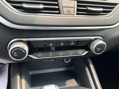 Used 2019 Nissan Altima 2.5 S FWD image 21