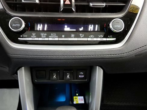 Used 2023 Toyota Corolla Cross XLE w/ Convenience Package image 31